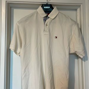 Men’s classic Tommy Hilfiger medium white polo vintage 90s